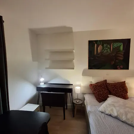 Double In Near Uni Guest house