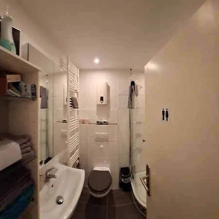 Double In Near Uni Guest house