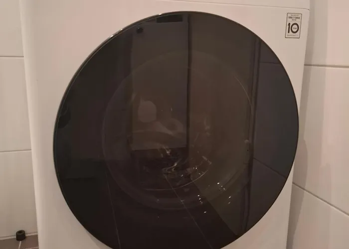 Double In Near Uni *