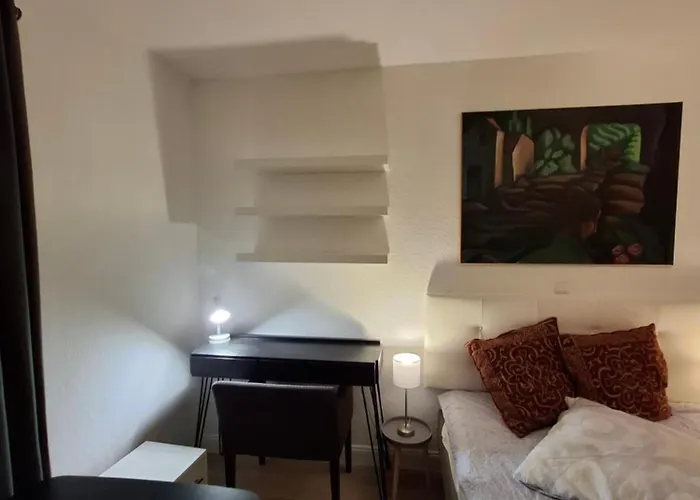 Double In Near Uni Guest house