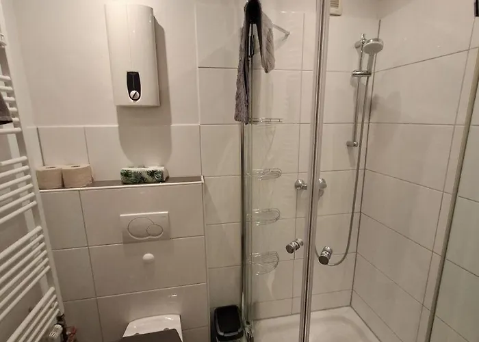 Double In Near Uni *